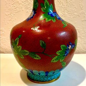 VINTAGE CHINESE CLOISONNE VASE, red and brass with turquoise detail